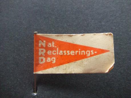 Nationale reclasseringsdag Nederlands Genootschap tot Zedelijke Verbetering der Gevangenen oud collecte vlaggetje